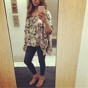 AMERICAN RETRO Flowy Floral Blouse